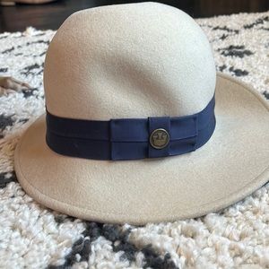 Cream Goorin Bros. Suede hat! Excellent condition!